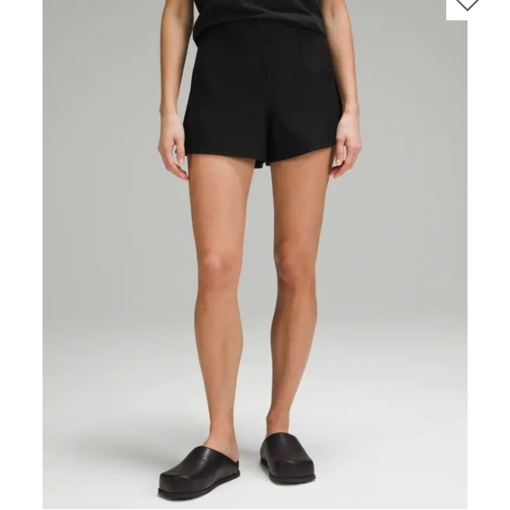 NWT lululemon Utilitech Relaxed-Fit High-Rise Shorts 3.5 - Black, Size 2